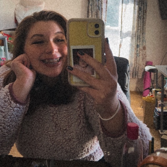 Meet your Posher, Amanda - Picture 1 of 1